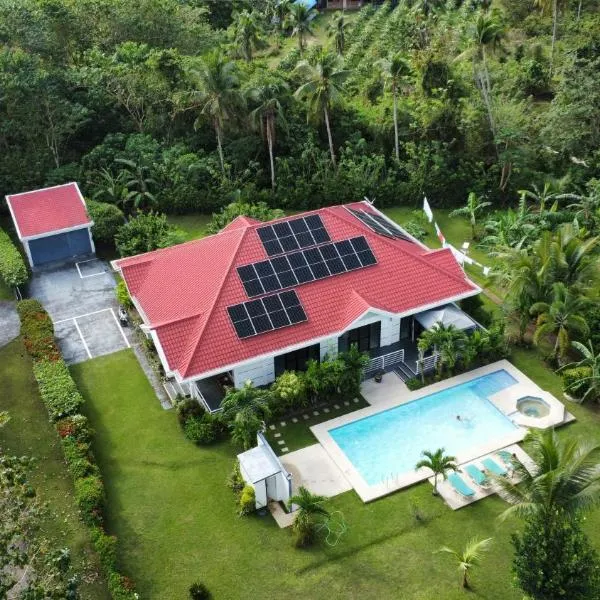 Bohol White House Bed & Breakfast, hotel em Lila