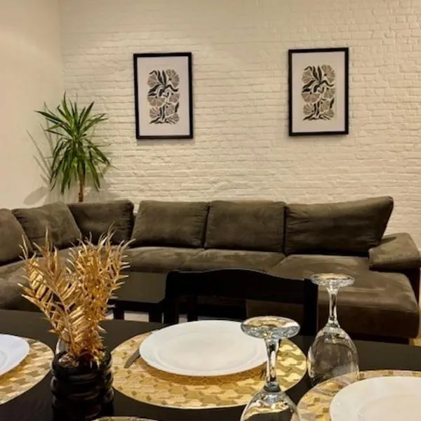 Appartement spacieux 2 pers proche centre ville et gare, Hotel in Charleroi