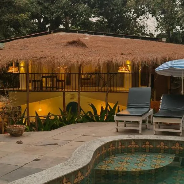 Greek "Jungle Villa", walking distance to Thalassa, viešbutis mieste Siolim