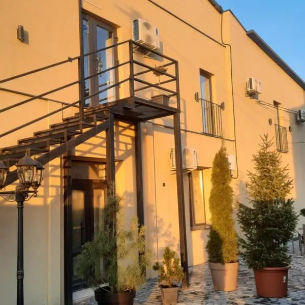 Немирівель, hotel a Nemirov