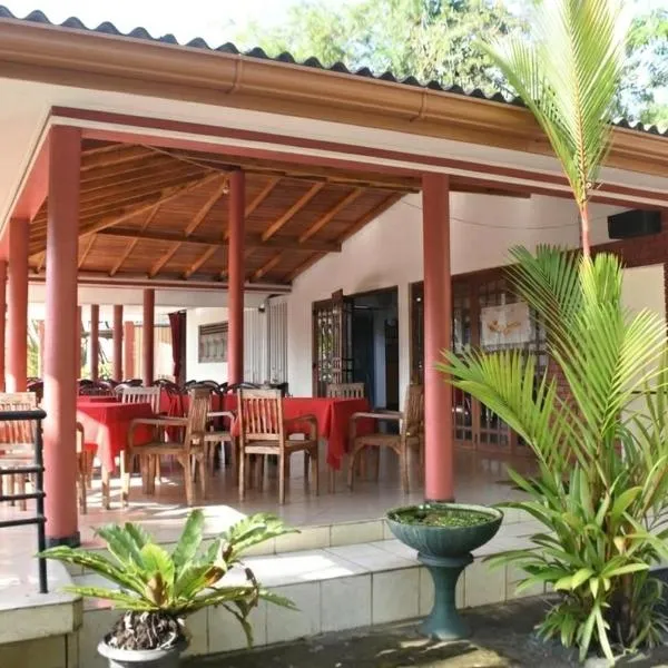 Mount Crest Inn Deniyaya, hotel u gradu Deniyaya