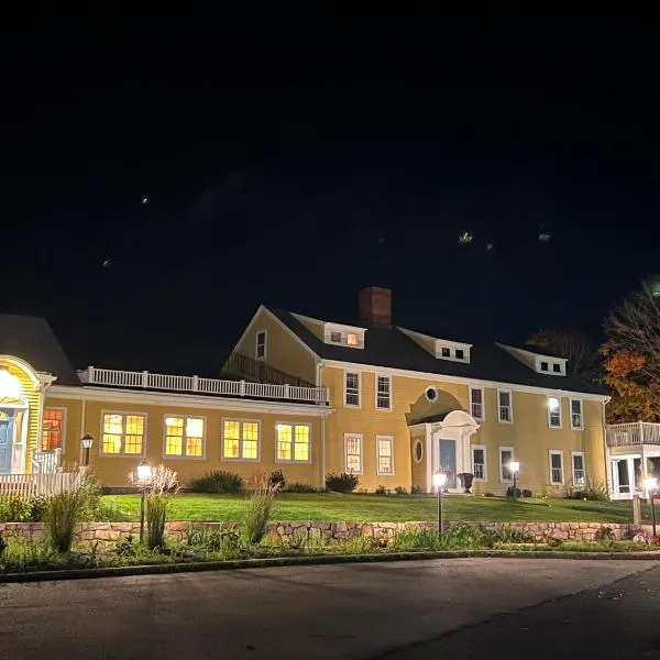 The Historic General Stanton Inn, hotel di Charlestown