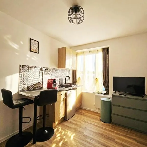 Logement rénové avec accès grand jardin, SPA-Jacuzzi, sauna commun, hotel v destinácii Outreau