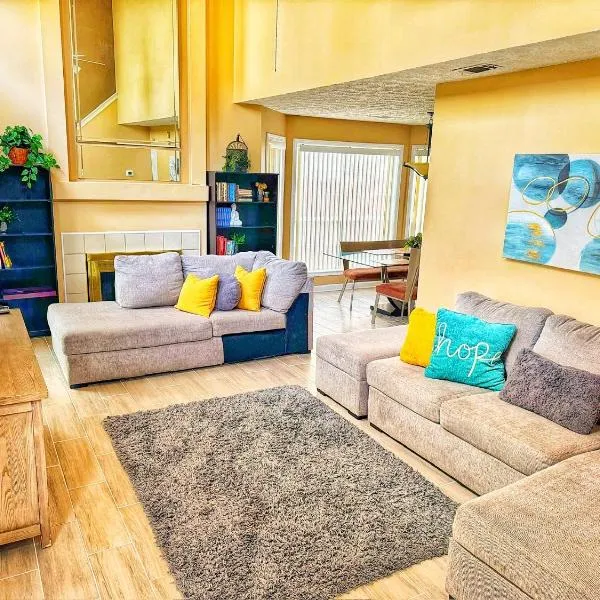 4 bd Luxury King & Queen Suites - Mins to Marietta, hotel in Austell