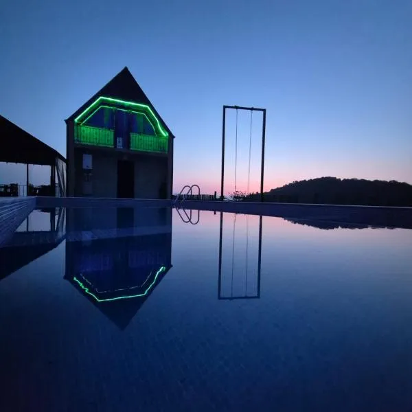 Close to the sky, ξενοδοχείο σε Agara