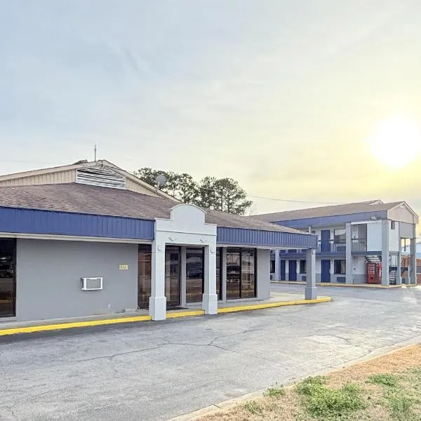 OYO Hotel Williamston، فندق في ويليامستون