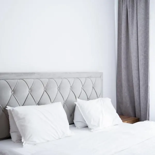 Apartament centru，拉姆尼庫沃爾恰的飯店