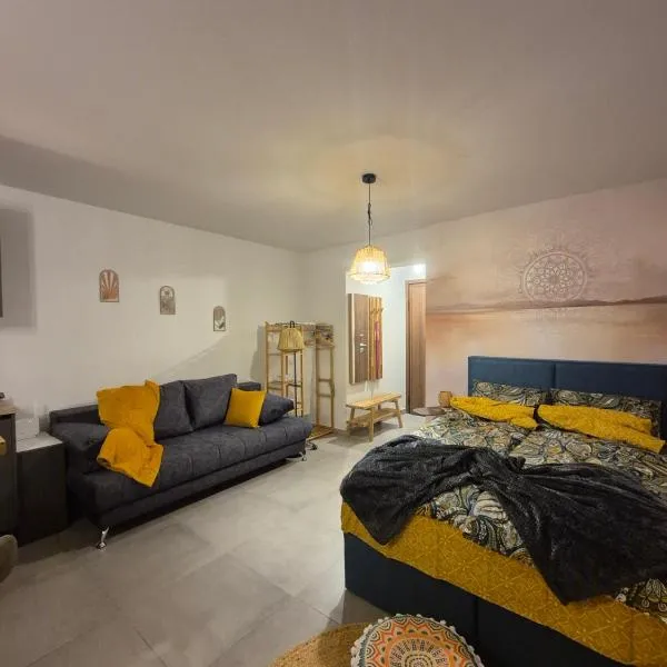 Boho Studio Enjoy, Hotel in Néoi Epivátai