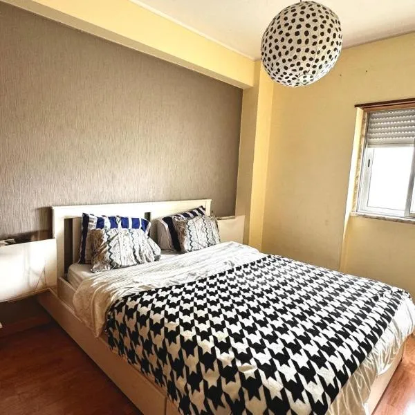 Lisbon private Room in Shared Apartment, khách sạn ở Odivelas