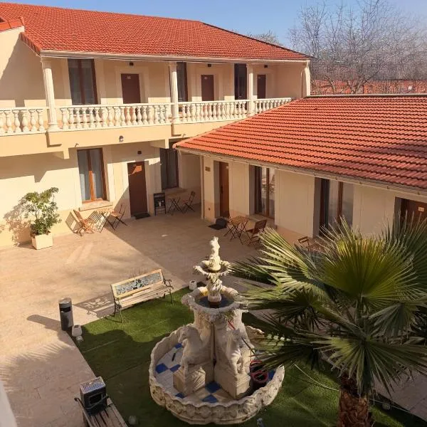 Hôtel du Parc Canal - Stade de France、サン・ドニのホテル