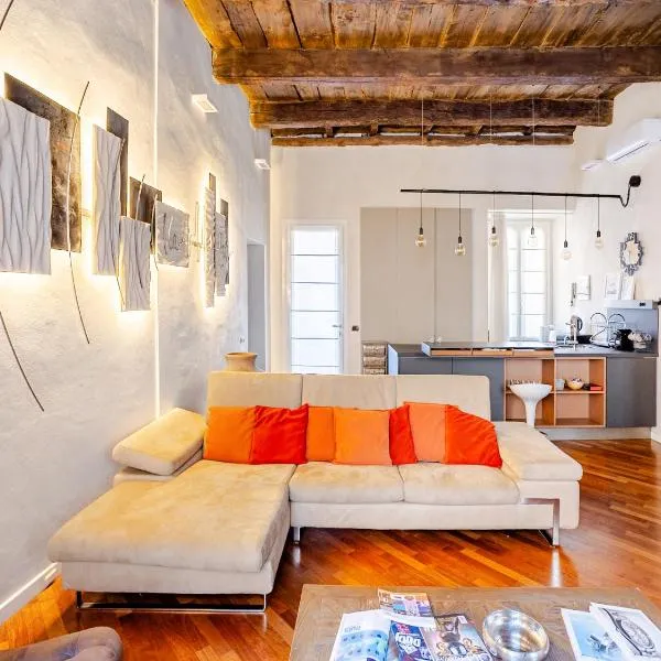 Kindness Art Apartment Arona Historic Center 110sqm Private Parking, hotel in Arona