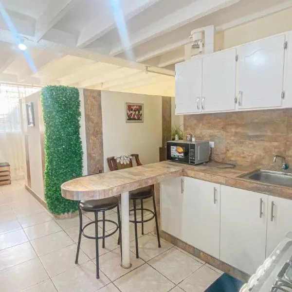 SUITE AMOBLADA TODO INCLUIDO, hotel en Quito