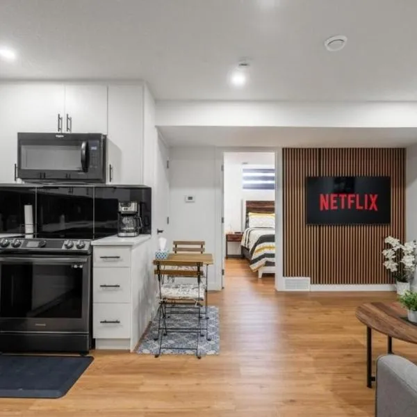 Cochrane में, होटल Mountain Hideaway Two Bedrooms Free Park Pass