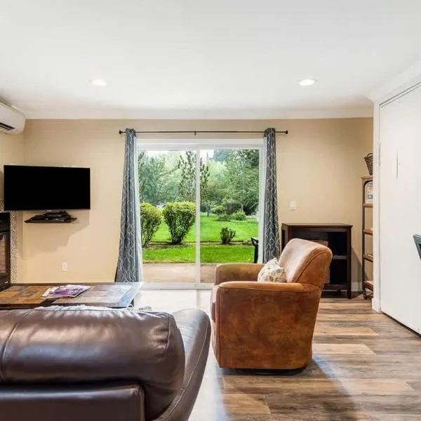 First-Floor Downtown Bend Condo, hotel di Bend