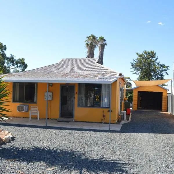 House of Allegra, Hotel in Norseman