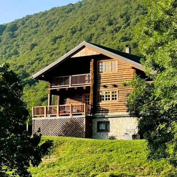 Bihać में, होटल Pine River Dobrenica - Private 4000m2 Riverside Estate