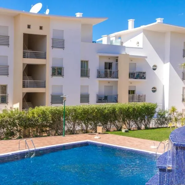 #004 Encosta Apartment Pool & Relax Area, ξενοδοχείο σε Αλμπουφέιρα