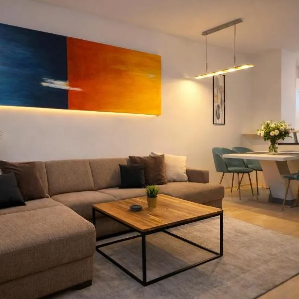 City Apartment Linz 3 Zimmer - Klimaanlage, Großes Sofa, Cafe & WLAN, Selfcheckin, Parkplatz, für 5 Gäste, Hotel in Linz