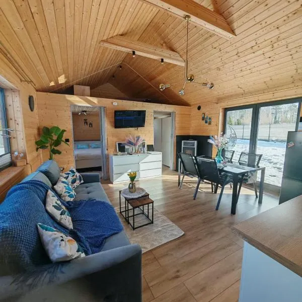 Dom całoroczny WLK-HOUSE, hotel in Częstkowo