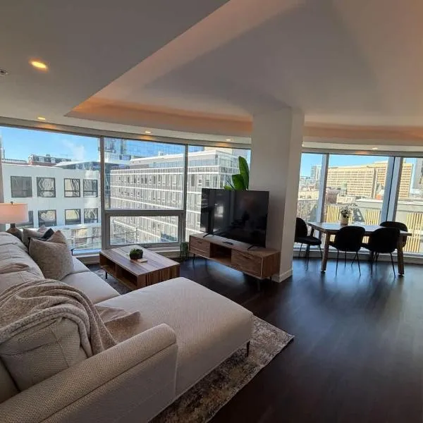 Waterfront large 2 BR & 2 Bath with 6 appliances, hotel em Halifax