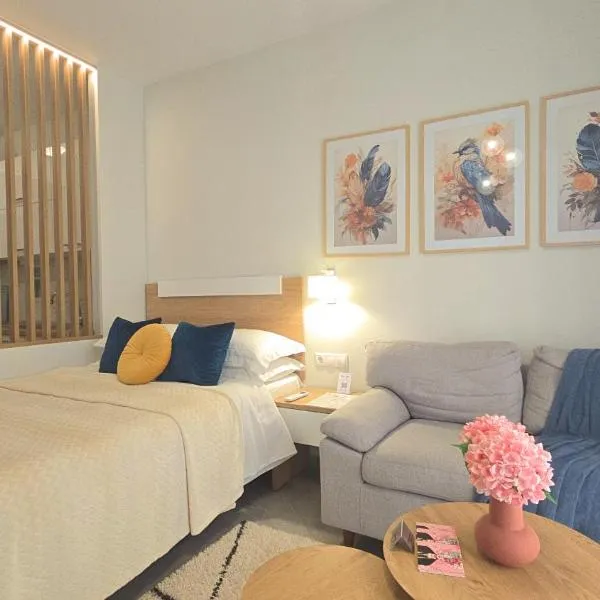 Viesnīca Alfa-Central Luxury Condo by Optimum Link pilsētā Katerini