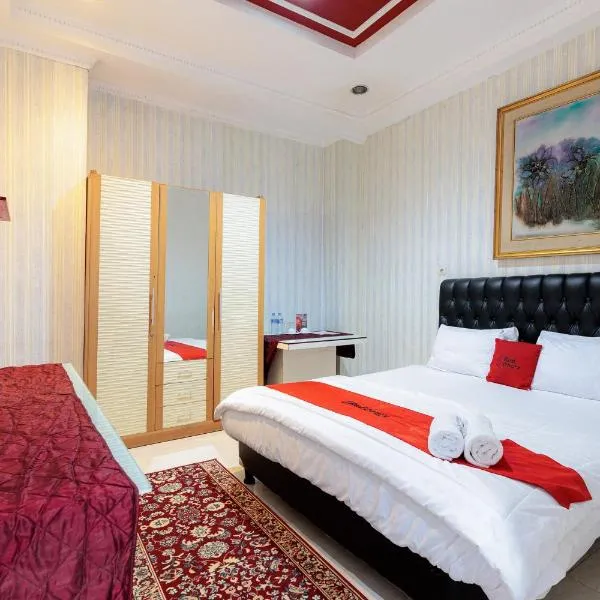 RedDoorz Plus @ Guntur Raya Setiabudi، فندق في جاكرتا