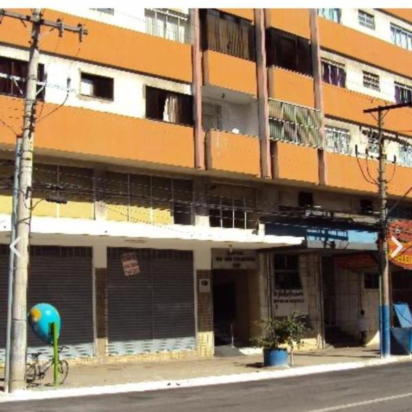 Suíte no centro perto da Praça Cívica - Foto 2