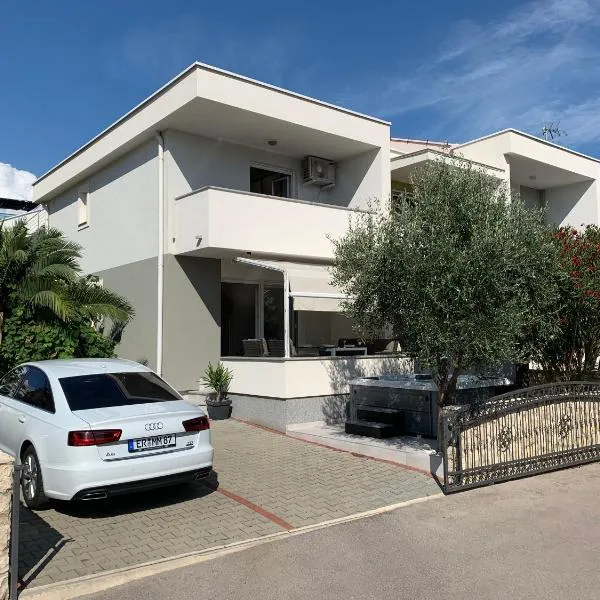 Fantasy Classic Maisonette, hotel u Novalji