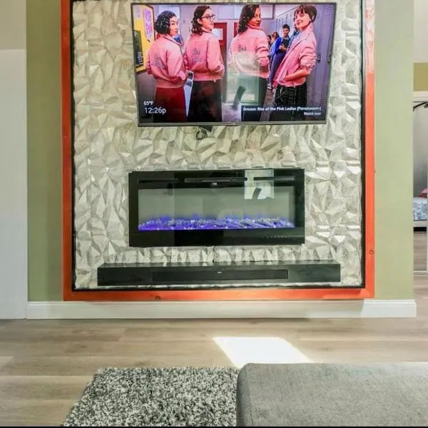 LARGE STUDIO open concept in Boston Zoo Franklin Park near, ξενοδοχείο στη Βοστώνη