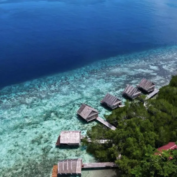 Methos Homestay - Raja Ampat, hotel en Yennanas Besir