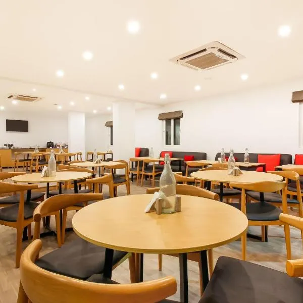 Super OYO TOWNHOUSE NEAR ESI HOSPITAL, SR NAGAR、Ameerpetのホテル