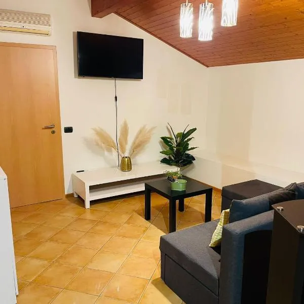 Chiasso Suisse Apartament - RentuGoo Travel，基亞索的飯店