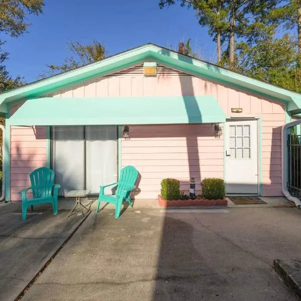 Cozy Cottage -1mi beach - Bike&Pet Friendly, hotel en Myrtle Beach