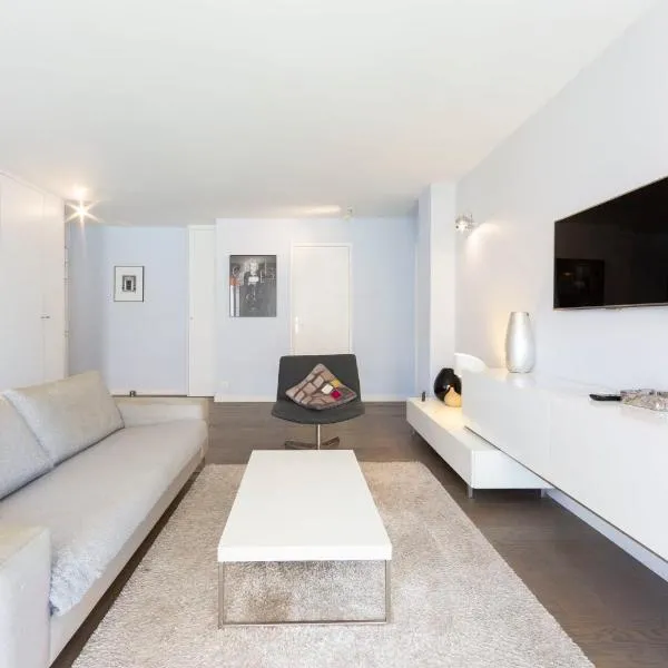 कान में, होटल Modern apartment 2 bedrooms1 bathroom quiet terrace in a palm beach area