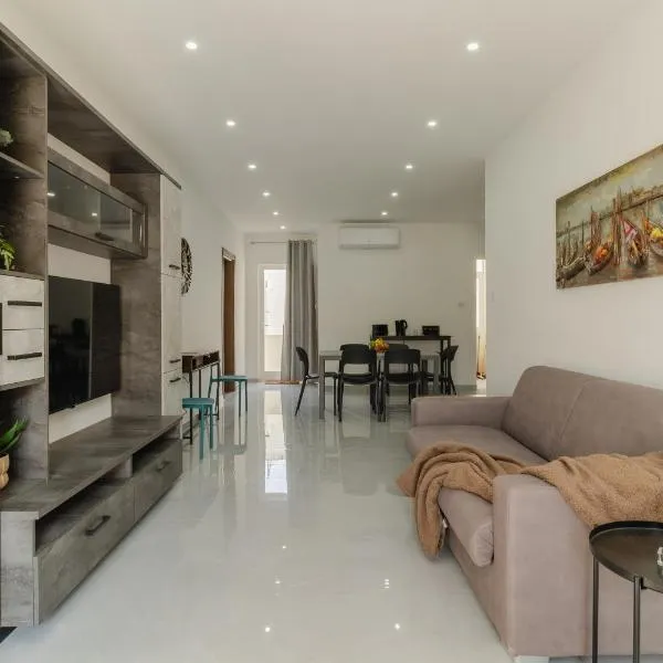 2 bedroom bright apartment，Gudja的飯店