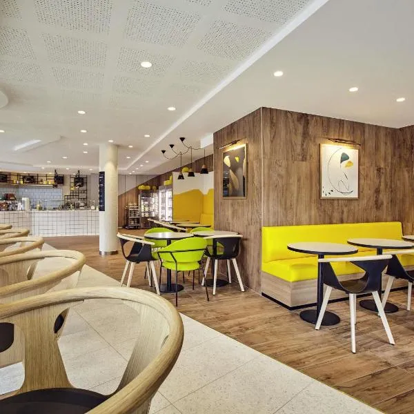 Mercure Paris la Défense Grande Arche: Nanterre şehrinde bir otel