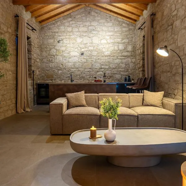 Philoxenia Stone Suites, hotel i Choulou