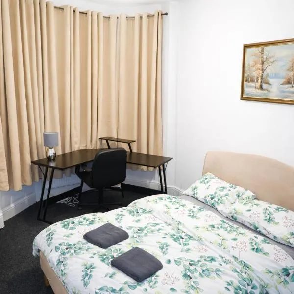 Cozy & Stylish Private Room with Fast WiFi, ξενοδοχείο σε Wolverhampton