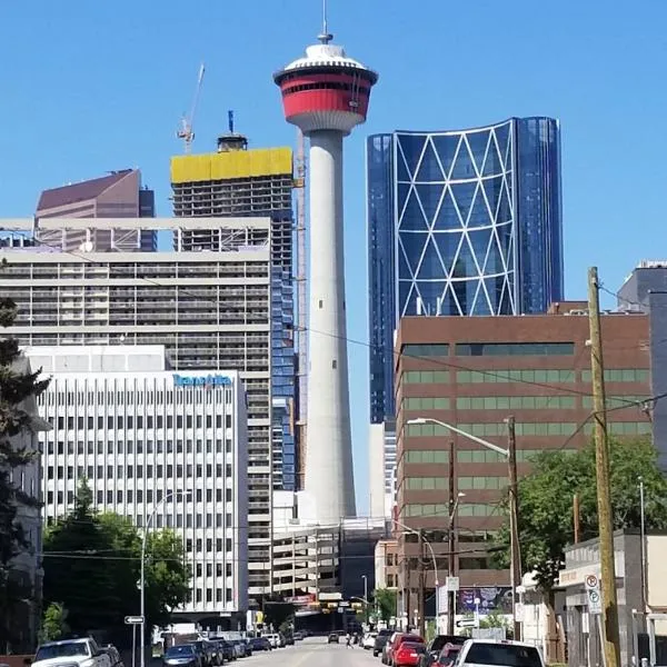 SkyHaven Urban Condo near YYC Airport, hotel v destinaci Calgary