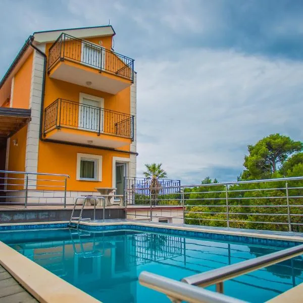 Apartments Nina, hotel in Promajna