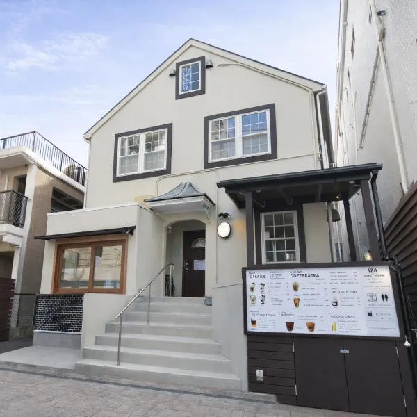 IZA Enoshima Guest House, hotell i Fujisawa