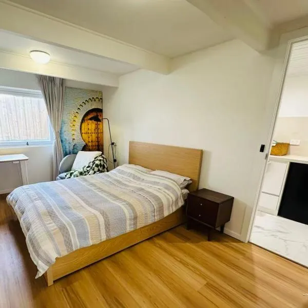 FreeBird Backpackers Private Studio Doncaster Westfield, hotel em Doncaster