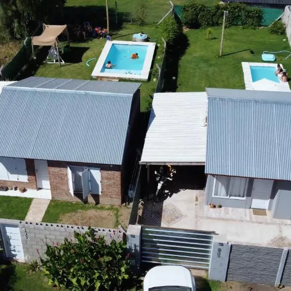 Los Sauces, casas con piscinas privadas en barrio residencial, hotel in San Carlos de Bolívar