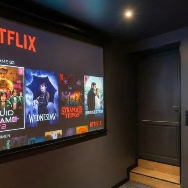 CinemaRoom Auterive Suite cinéma privée Love Room Netflix proche Toulouse, hotel di Auterive