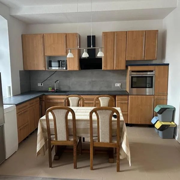 Appartement 3، فندق في Diemelstadt