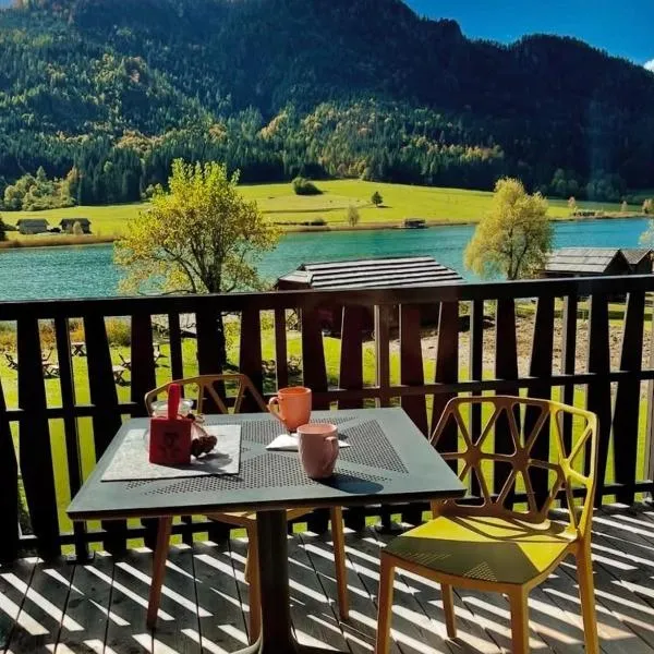 Der Kaerntnerhof am Weissensee, SeeHotel & SeeApartments direkt am See，魏森湖的飯店