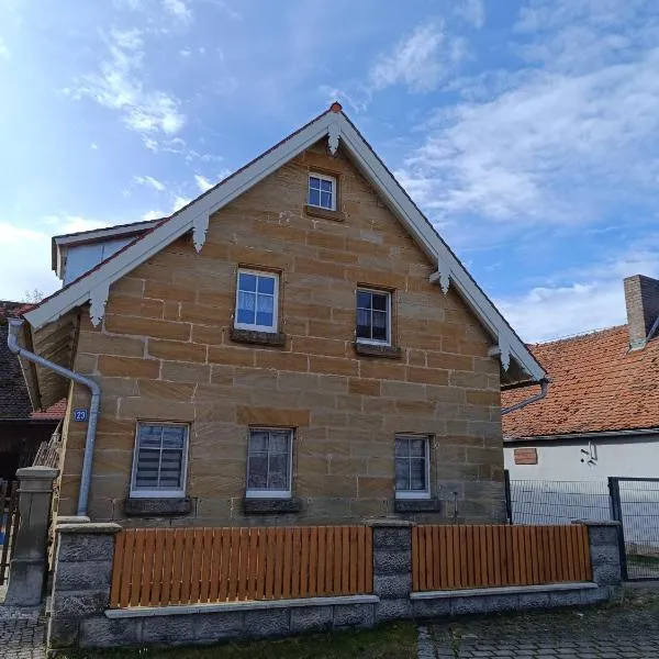 Ferienhaus Mitteldachstetten, ruhige Lage, kostenlos parken, WLAN free, hotel di Oberdachstetten