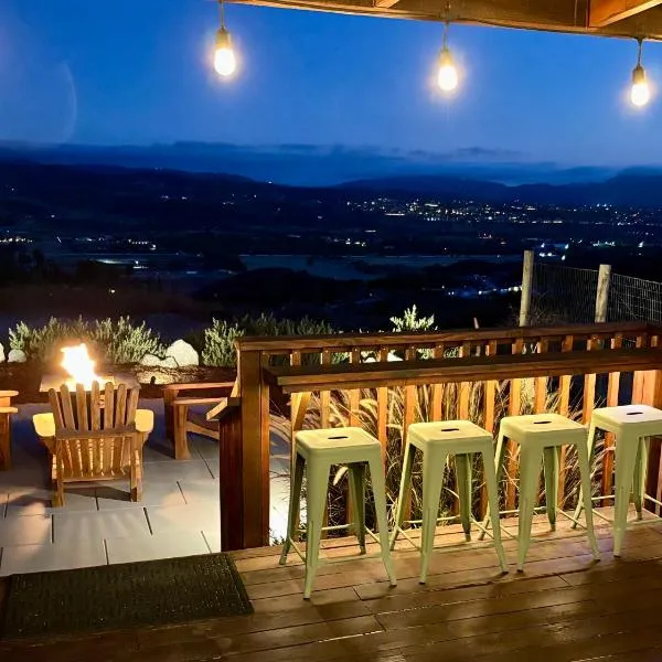 Private Romantic Escape - Hot Tub - Endless Views, hotel in Temecula