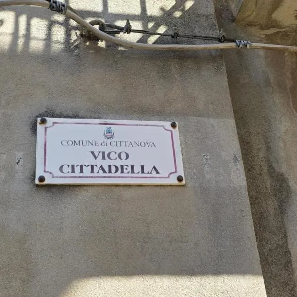 Casa vacanze nell'antica Cittadella, hotel em Cittanova