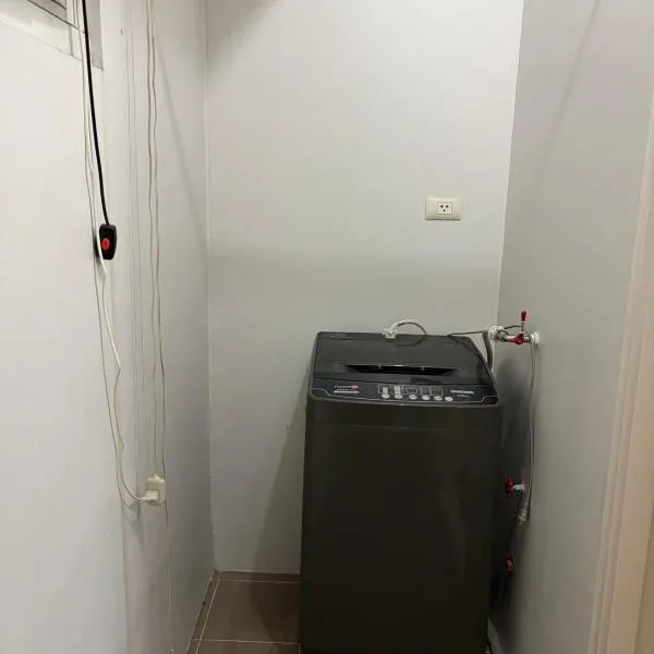 320 Tower Santorini, готель у Манілі